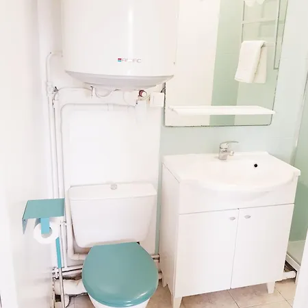 Apartment Nest Near The Of